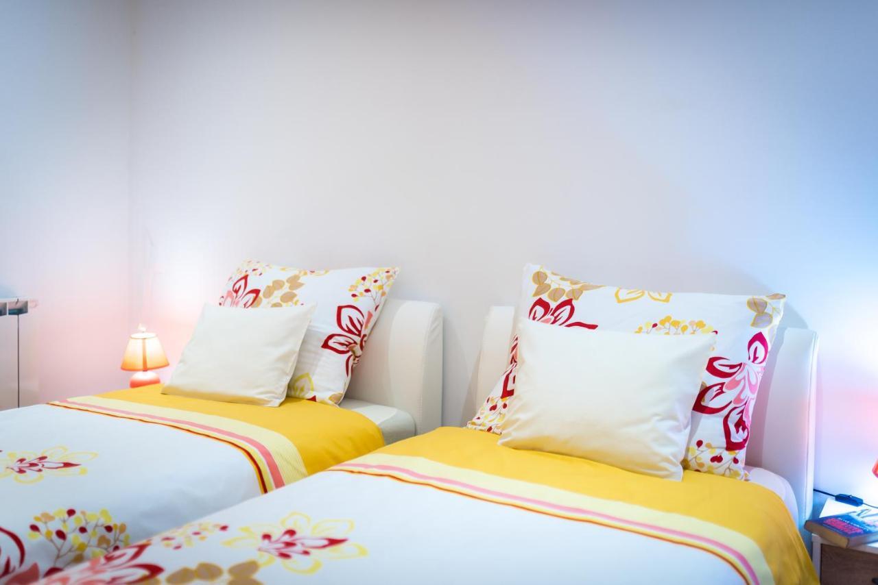 Guest House Slatki Snovi Книн Екстер'єр фото
