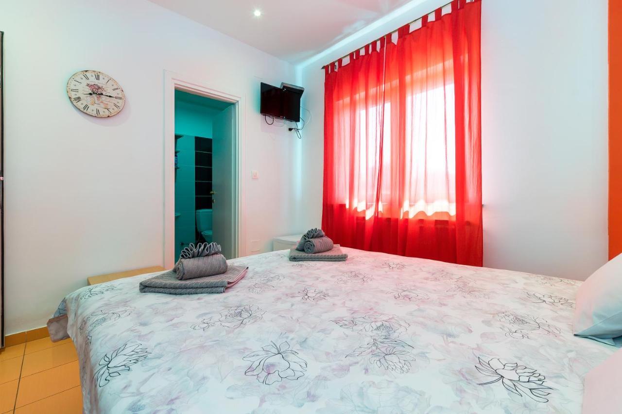 Guest House Slatki Snovi Книн Екстер'єр фото