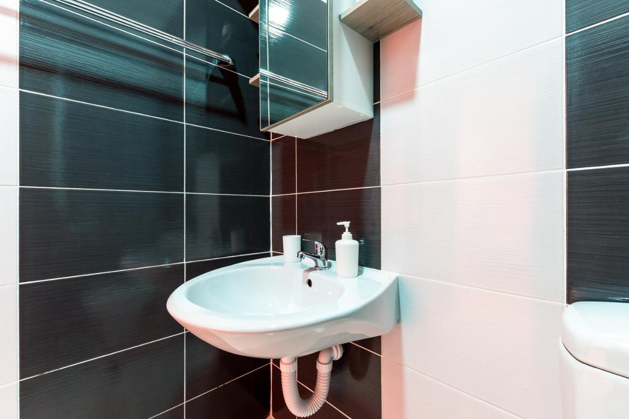 Guest House Slatki Snovi Книн Екстер'єр фото