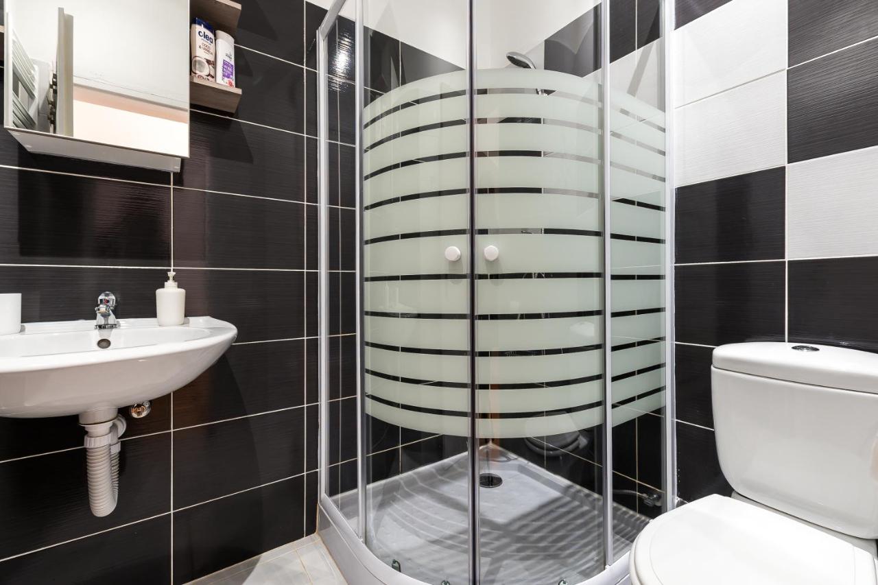 Guest House Slatki Snovi Книн Екстер'єр фото