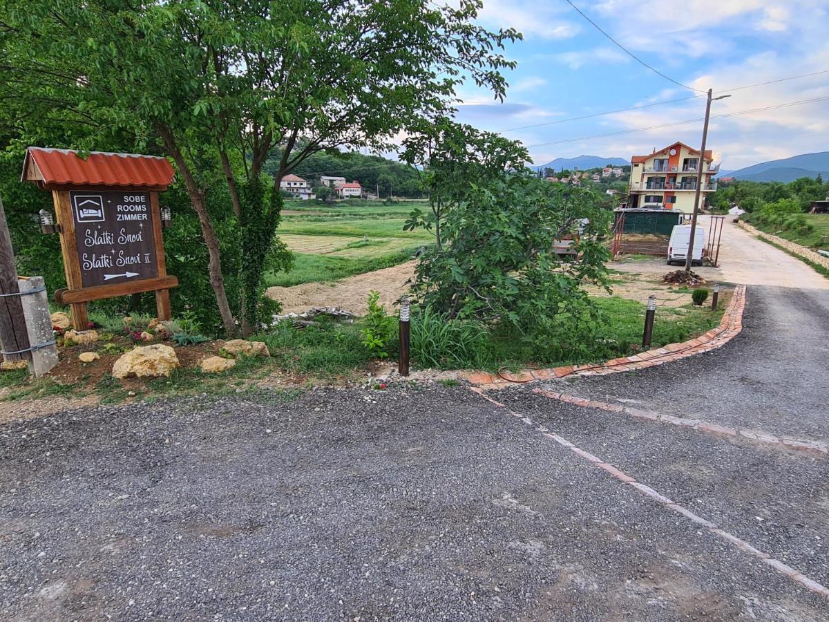 Guest House Slatki Snovi Книн Екстер'єр фото