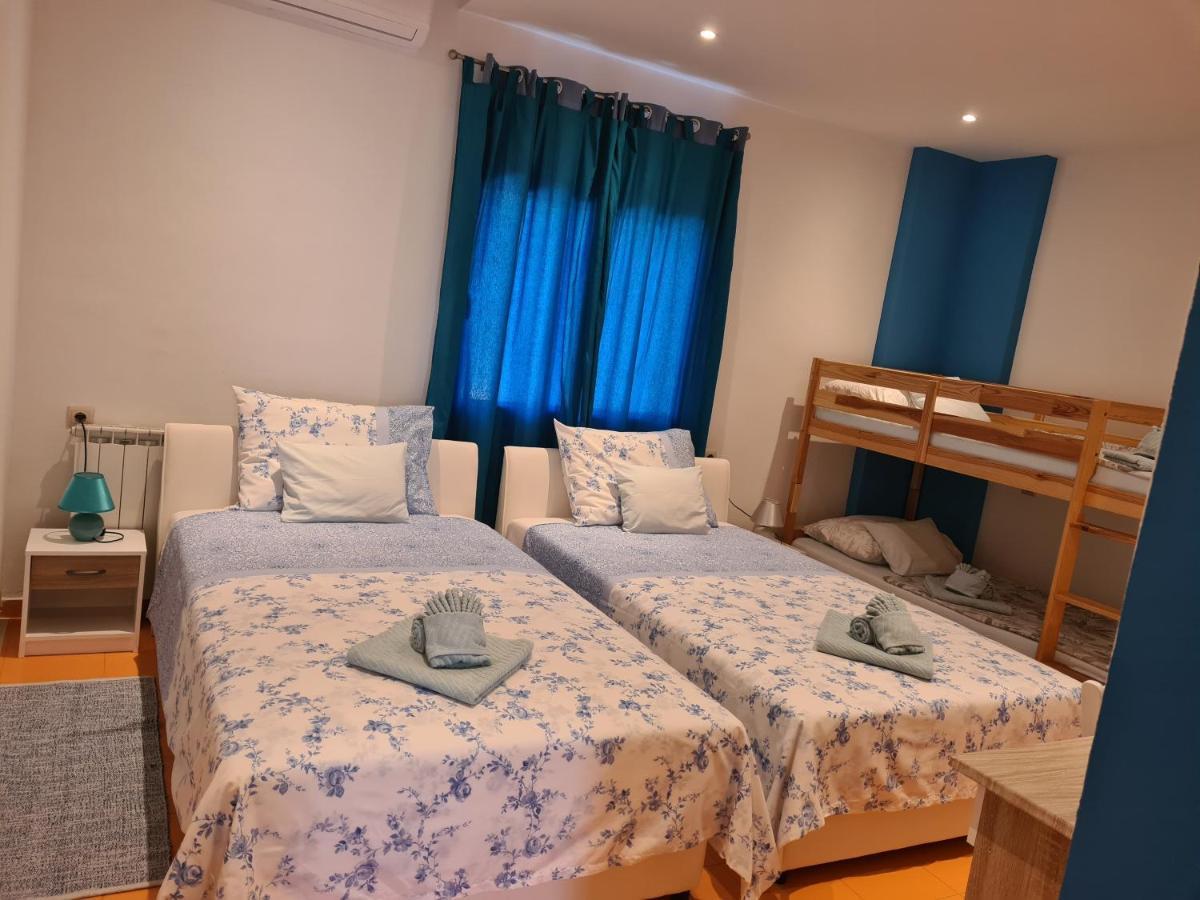 Guest House Slatki Snovi Книн Екстер'єр фото