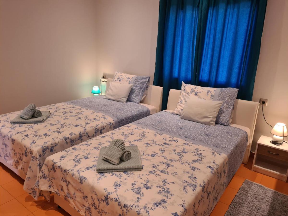 Guest House Slatki Snovi Книн Екстер'єр фото